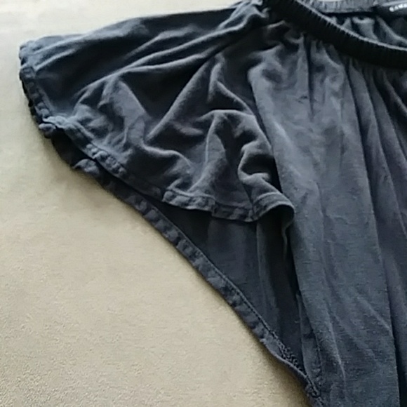 Black Butterfly-sleeve blouse - Picture 3 of 4